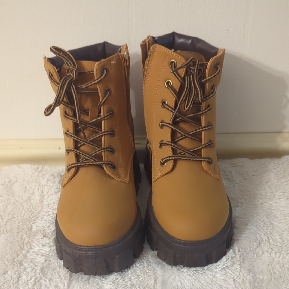 Rouge! Tan Lace-Up Combat Boots